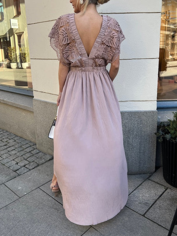 Elegant Lace Sleeveless Midi Dress